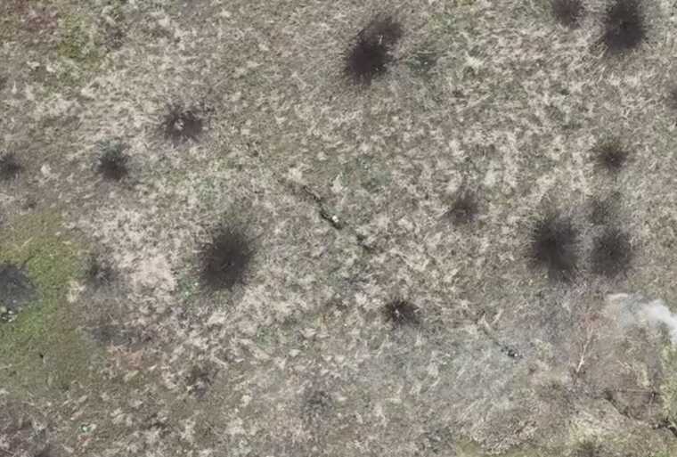 Бійці показали ювелірний скид з дрону по російському окупанту