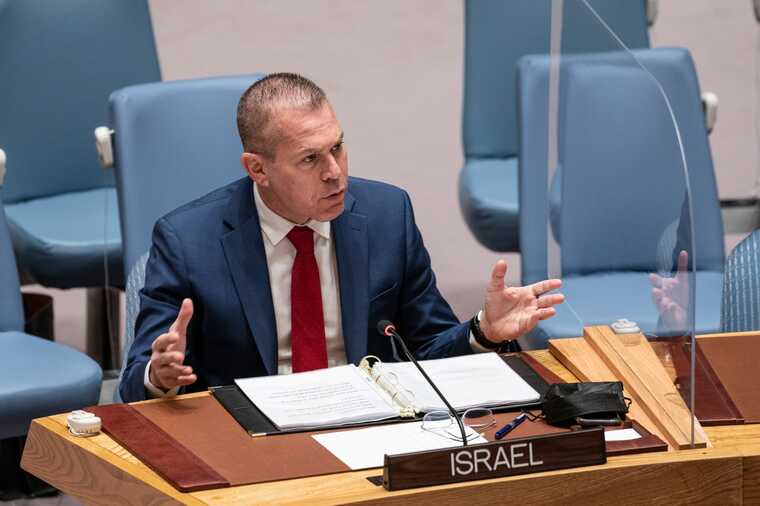 Посол Израиля, во время выступления в Совете Безопасности, пристыдил ООН за молчание