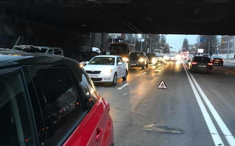 Дегтярівським шляхопроводом у Києві відновлено рух