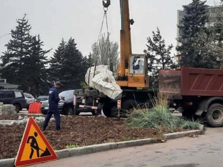 В Запорожье демонтировали памятник русскому поэту Александру Пушкину