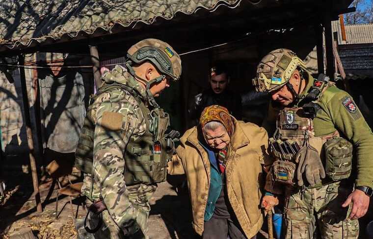 Из села Степное Донецкой области полицейские вывезли последних гражданских