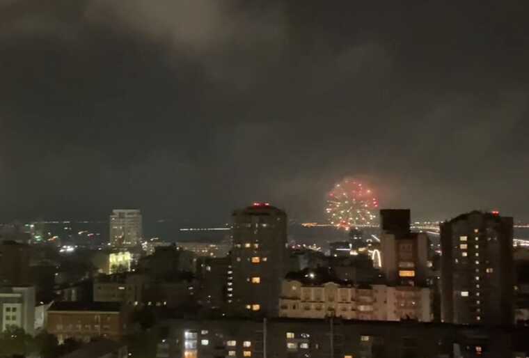 В российском Ростове россиян испугал салют, они в панике сообщали о взрывах