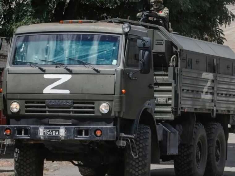 У Криму зіткнулися легковик та КАМАЗ окупантів