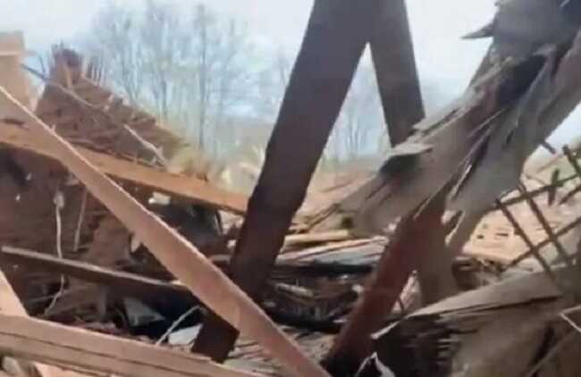 Окупанти скинули керовану авіабомбу на школу у Херсонській області