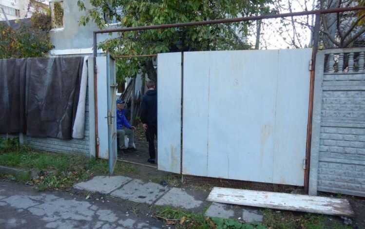 Вбивство у Дніпрі: 19-річна дівчина зарізала свого 40-річного співмешканця