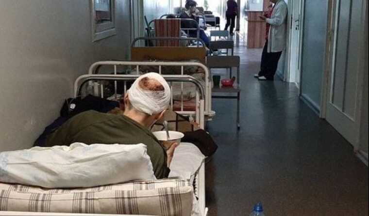 У тимчасово окупованому Криму зростає дефіцит ліків, цивільні лікарні переповнені, - Центр нацопору