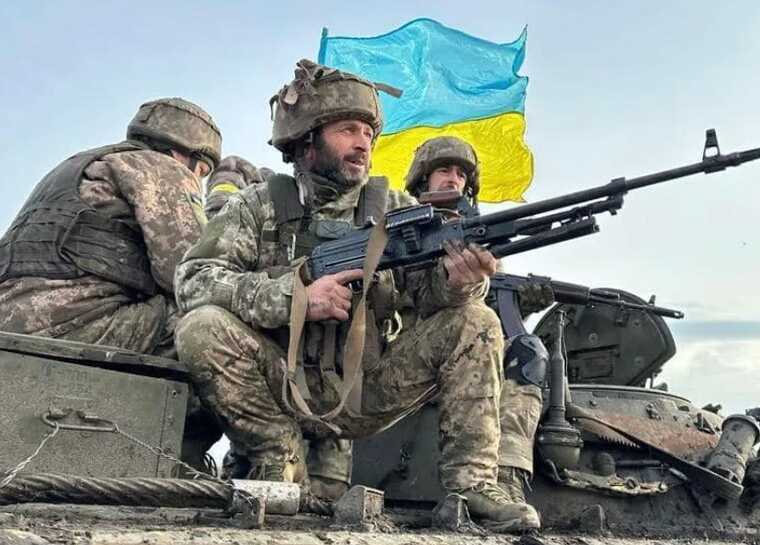 Зеленський показав героїв, які боронять Україну ще з 2014 року: "Справжня українська сила"