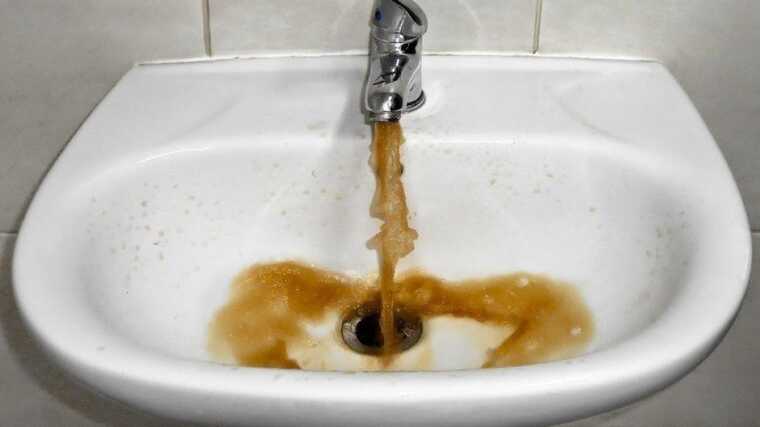 Донеччан "заспокоїли": Воду з-під крана можна пити