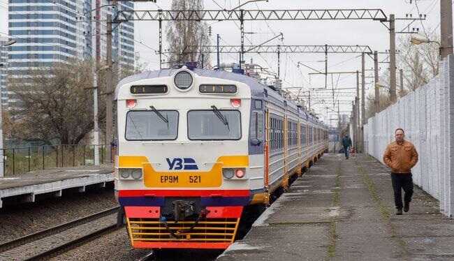 У Києві затримується рух кільцевої електрички