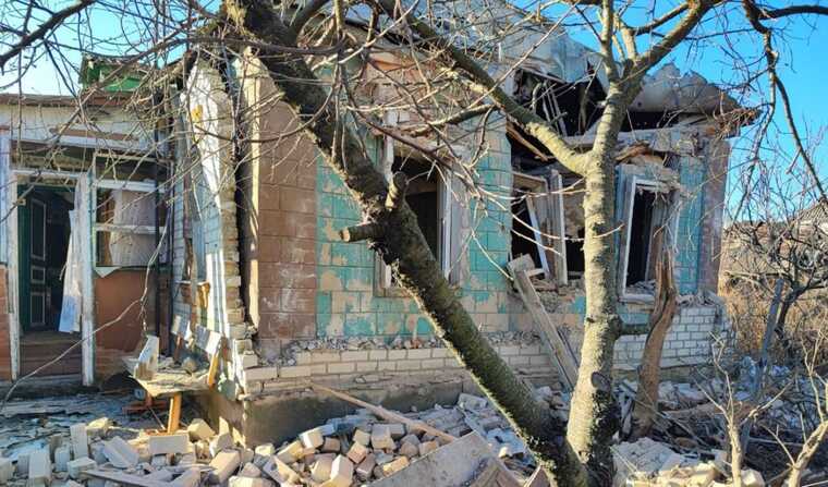 Окупанти з артилерії вдарили по Козачій Лопані під Харковом: є постраждалі