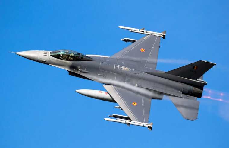    ,       F-16