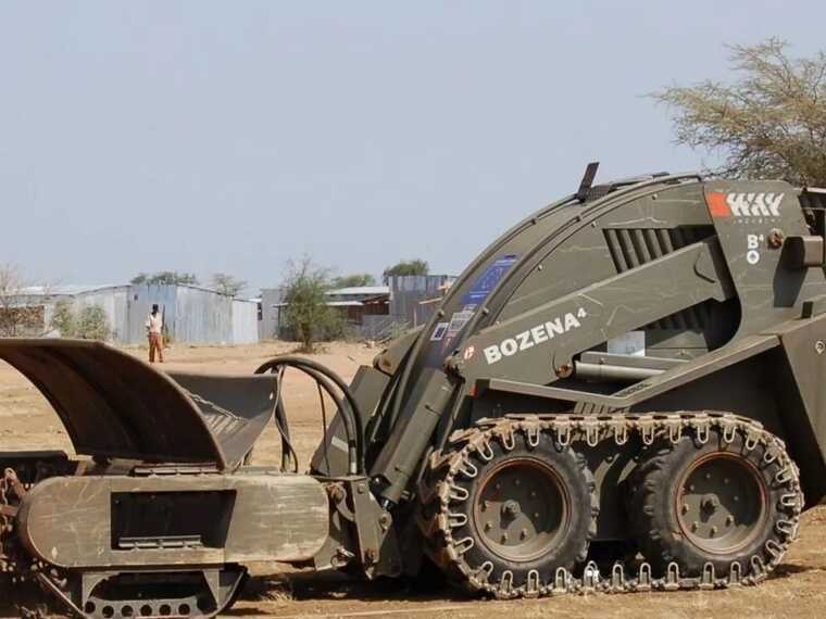 Словакия передаст Украине две машины разминирования Bozena IV