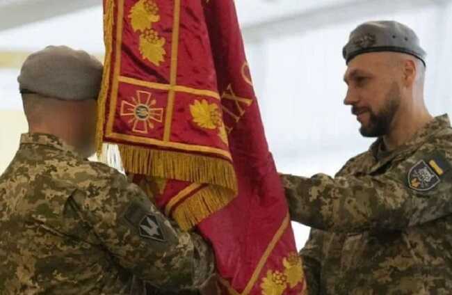 Умеров представил нового командующего ССО: Хоренко передал боевое знамя