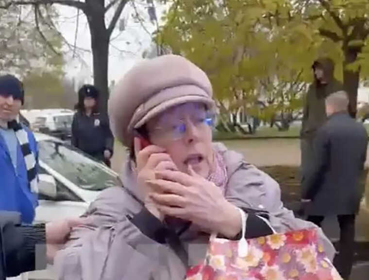 У Петербурзі пенсіонерка кричала "Слава Україні!", підпалила автомобіль і намагалась спалити себе