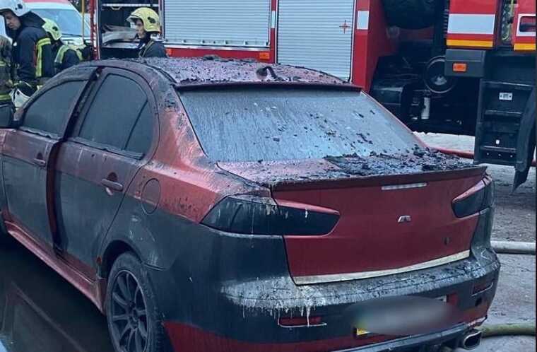 У Дарницькому районі Києва невідомі підпалили СТО