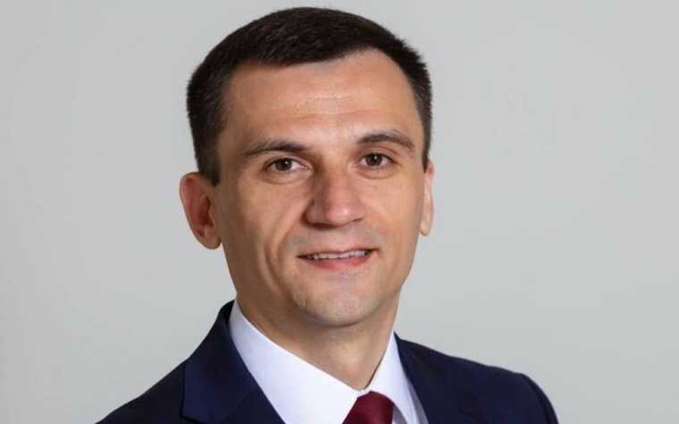 Заступник голови Львівської ОВА їздить на машині батька за 60 тисяч євро