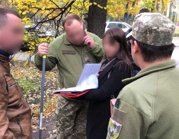 Експосадовець Київської міськради привласнив пальне, яке надали військовим