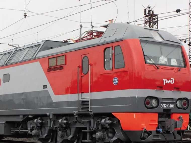 У російській Тюмені невідомі підпалили електровоз прямо у депо