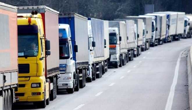 Черга з фур на україно-польському кордоні сягнула 53 кілометрів