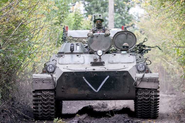 ЗСУ знищили ворожу МТ-ЛБ, накриту шаром колод