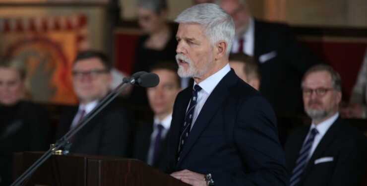 "Усі армії готуються до конфлікту в Європі": президент Чехії закликав підтримати Україну