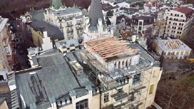 На "Замку Річарда" в Києві з’явилася незаконна надбудова