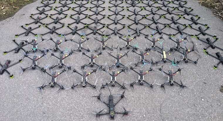 "Дрони замість стадіонів?": як місцеві ради купують FPV-дрони для ЗСУ