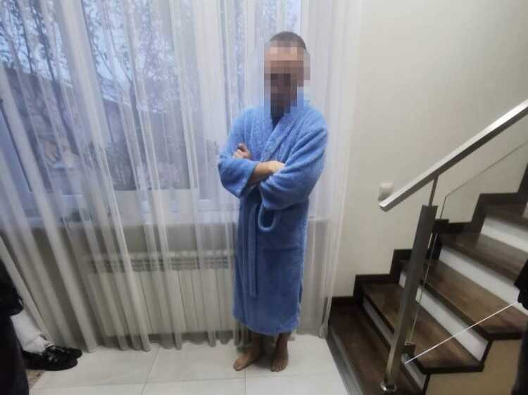 На Львівщині митник за підробними документами їздив до Європи