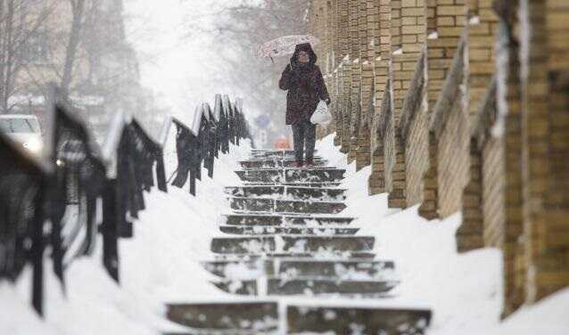 Одеську область засипало снігом: на двох трасах обмежили рух
