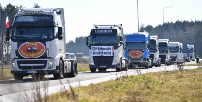 На заблокованих КПП з боку Польщі чекають понад 2000 одиниць транспорту