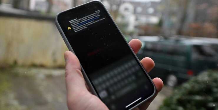 Мобілізація в Україні: чи можуть вручити повістку через СМС