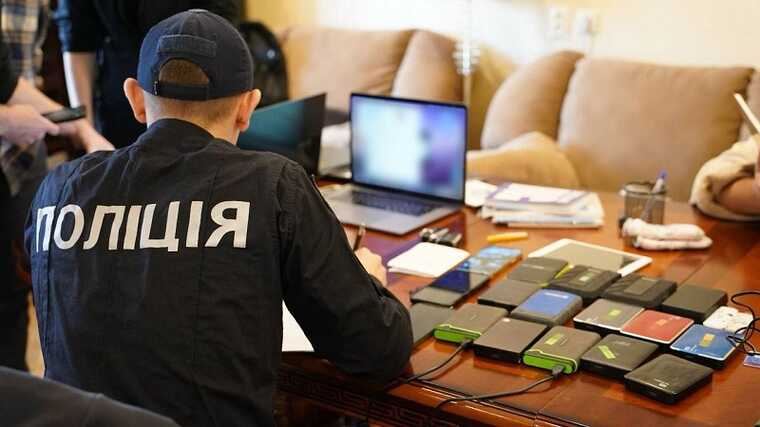 В Україні викрили злочинне угруповання хакерів, яке роками шантажувало провідні компанії по всьому світу