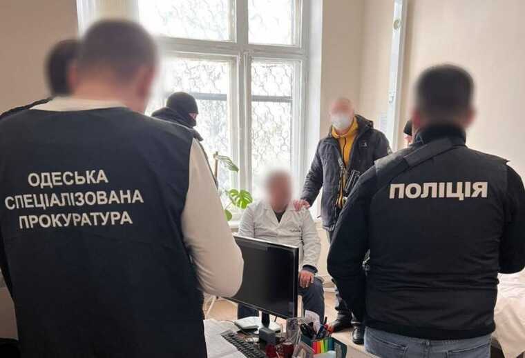 В Одессе на взятке задержан врач военного госпиталя
