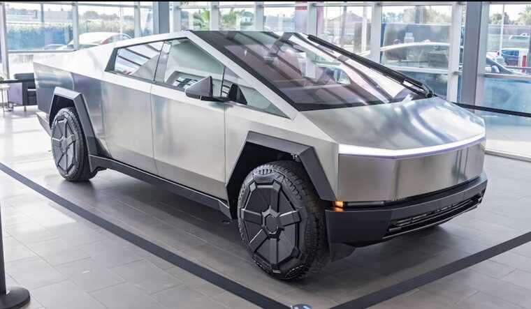 Tesla офіційно розпочала постачання електропікапа Cybertruck: оголошено ціну
