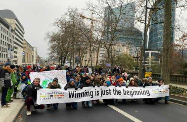 У Брюсселі проходить багатотисячна хода кліматичних активістів