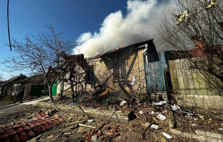 Окупанти атакували передмістя Херсона: є загиблий та поранені