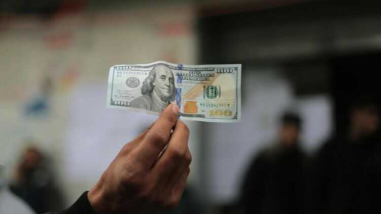 НБУ підняв офіційний курс долара до гривні до історичного максимуму