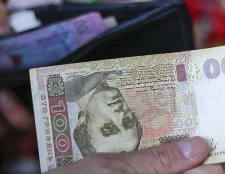 В українських банках можуть відмовитись від поточного курсу долара