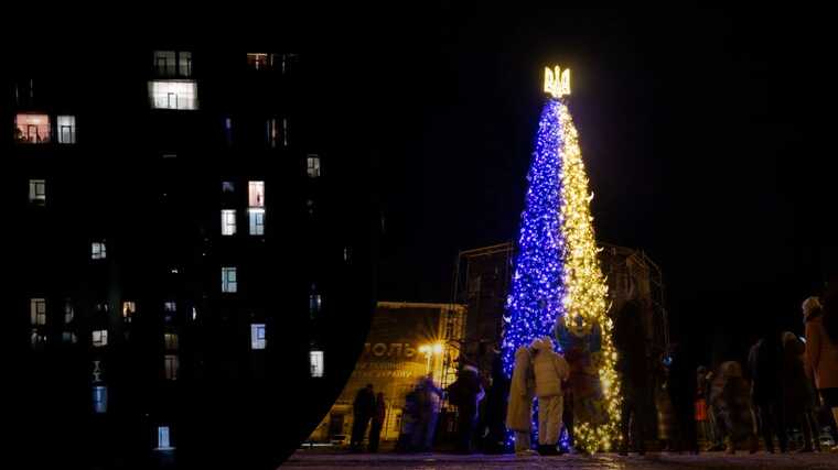 Де українці планують зустріти Новий 2024-й рік: 1% – на передовій