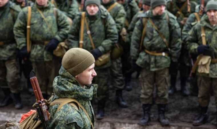 Окупанти вигадали нову тактику штурмів під Авдіївкою