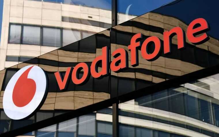 Не лише "Київстар": хакери атакували Монобанк, у Vodafone "ліг" застосунок