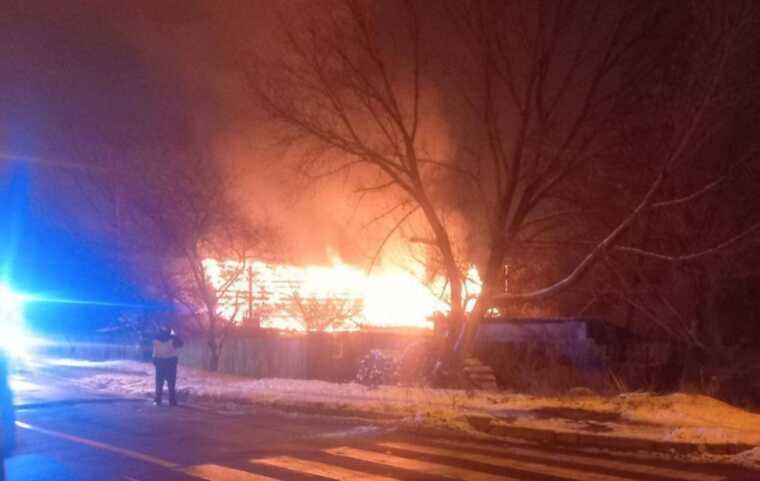 Ночная атака на Киев: в результате падения обломков возник пожар, есть пострадавшие