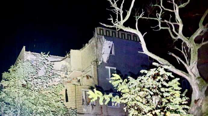 Окупанти вночі двічі обстріляли Нікополь із важкої артилерії