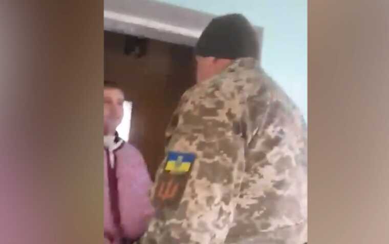 У Львівській області чоловік у військовій формі погрожував священнику повісткою