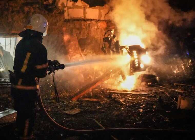 Оккупанты ударили БПЛА по Одесщине: возникли пожары, более 10 пострадавших