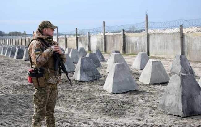 Наєв показав, як зміцнюють кордон із Білоруссю у Чернігівській області