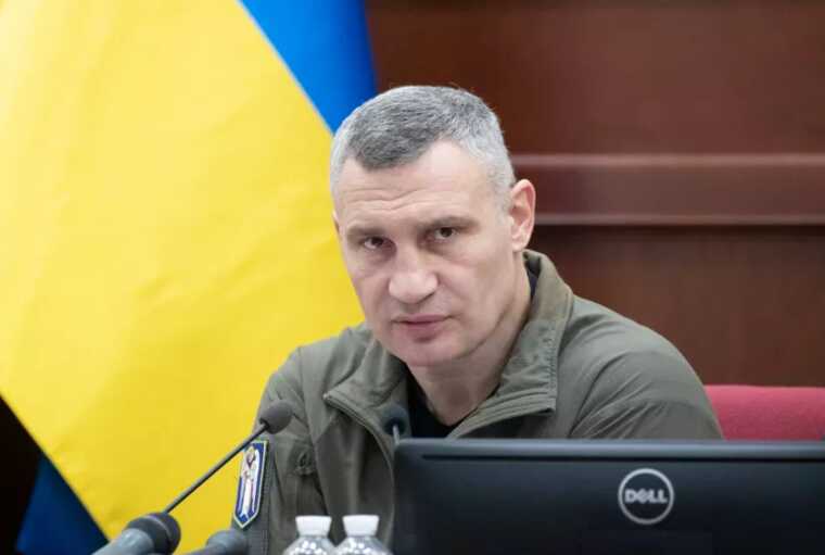 Кличко про мітингувальників біля Київради: Чому не захищають країну?