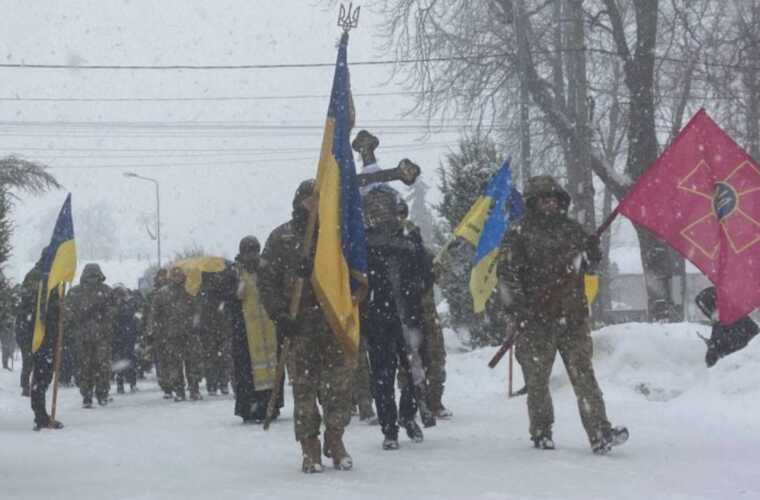 На Чернігівщині в останню путь провели військового ЗСУ