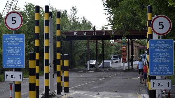 На Закарпатті ДБР викрило на хабарі начальника зміни митного поста «Вилок»