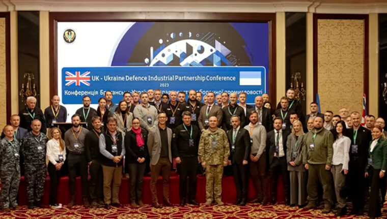 Великобританія провела першу торгову місію в Україні: підписали низку угод